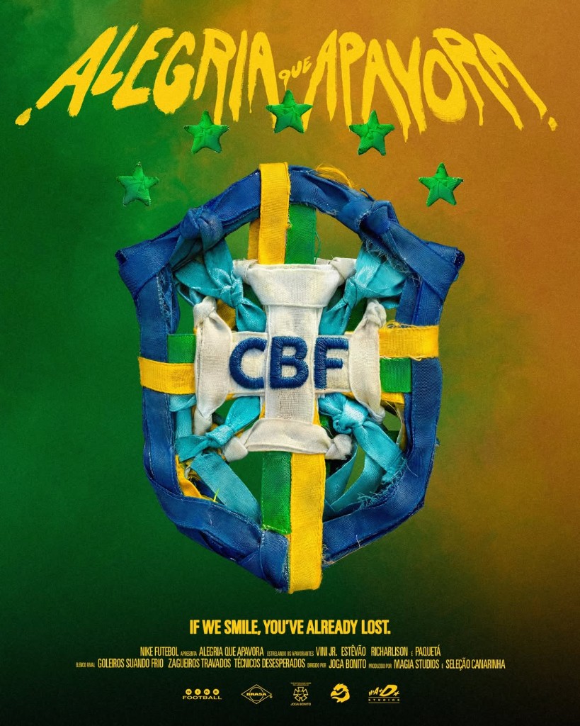Escudo CBF formado por cordas trançadas azul e amarela